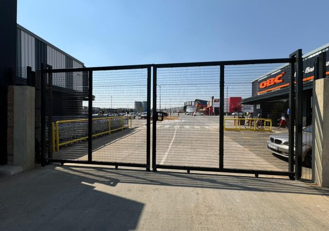 Jumalu Fencing Clear View Fence Gate Manufacturing